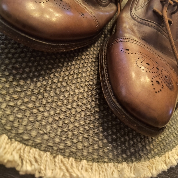 Classic English Handmade Church's Men's Tailored Oxfords - Picture 11 of 16